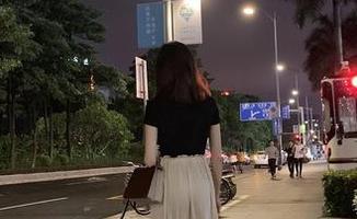 微密圈 – 更新实在太惊艳,桃脱了的白衬衫在细节中散发了怎样的气息?