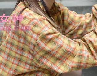梦丝女神 – 最新写真：王娇娇的学妹风格，这也太会撩了吧！