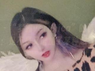 微密圈 – “梦露veronica”的裤里丝写真集:是不是又增加了某种想象力?