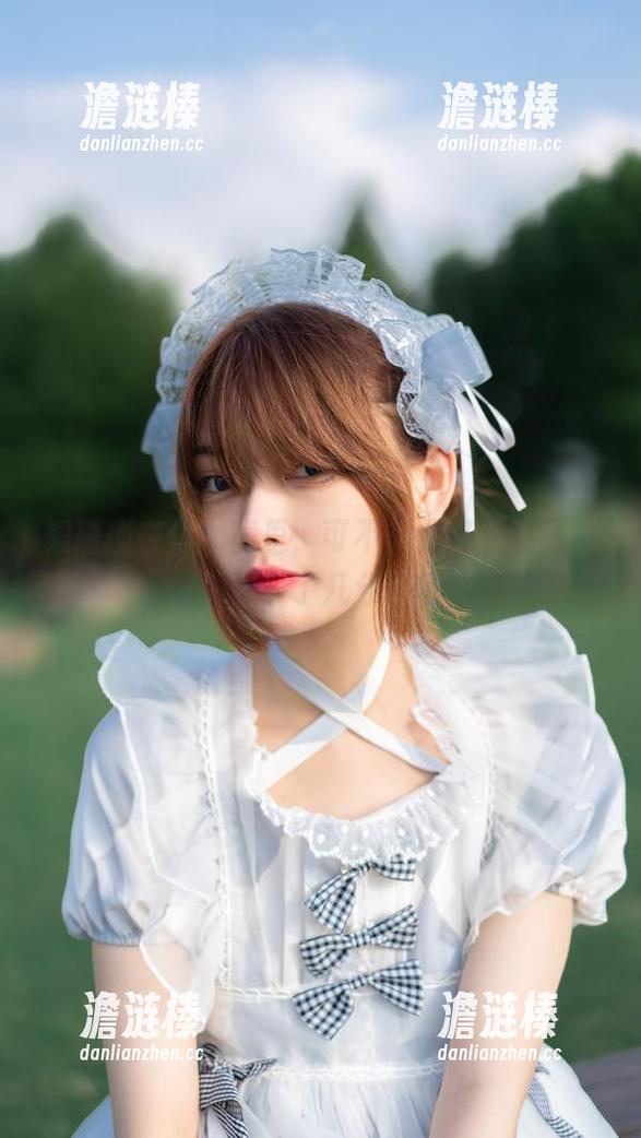 梨瑾瑾 梨瑾瑾在体操服里,可不光是姿态无圣光,还多了几分姿色