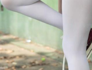 森萝财团 – 吸吸的图集,白丝少女的百褶裙,咳咳,我只是路过,这是什么资源?