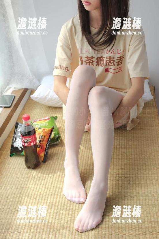 森萝财团-小香 森萝财团 - 公园里的小香,当JK制服遇上灰丝,毫不避忌的无圣光美图