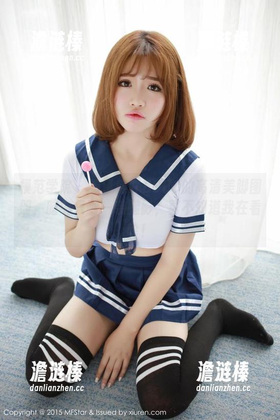 模范学院-熊吖BOBO 模范学院 - 看了熊吖BOBO的高清美脚图册,脑中只剩一袭腿影,真不知道我在看啥!