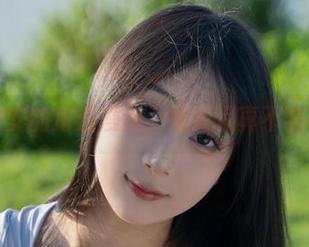 浅安安的海边漫步，系列写真不容错过