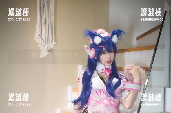清颜颜子 下载清颜颜子的泳衣照,顺便驱动你的cos狂想曲。