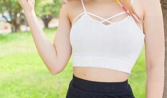 爱蜜社 – 如果商店也可以加盟果儿Victoria的这款礼服，那我一定要优先选择美图作为广告！