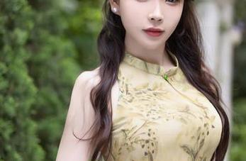 秀人网 – 极品！精选FoxYini孟狐狸的这组“剧情”，只想说谁给我这些眼神？我耳朵都要红了！