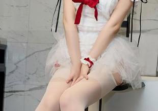 秀人网 – tina甜仔的内衣合集:当模特也要甜蜜发糖!