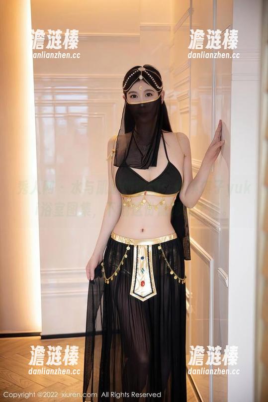 秀人网-优琪琪子yuki 秀人网 - 水与肌肤的邀约:优琪琪子yuki浴室图集,下载这份隐秘的宁静。