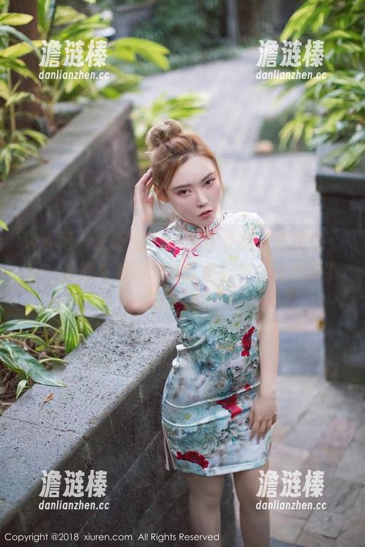 秀人网-王馨瑶Yanni 秀人网 - 王馨瑶Yanni带来的圣诞美图,每一张都在强调:我就是最美,准备好下载了吗?
