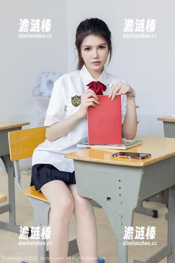 秀人网 - 这私房图包里藏着的风景尤美女王，着实让人感到隐秘而躁动。
