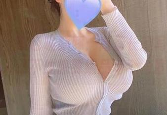 微密圈 – 紫色哒豚豚：高清长腿写真集，让人忍不住想要细品每个角度。