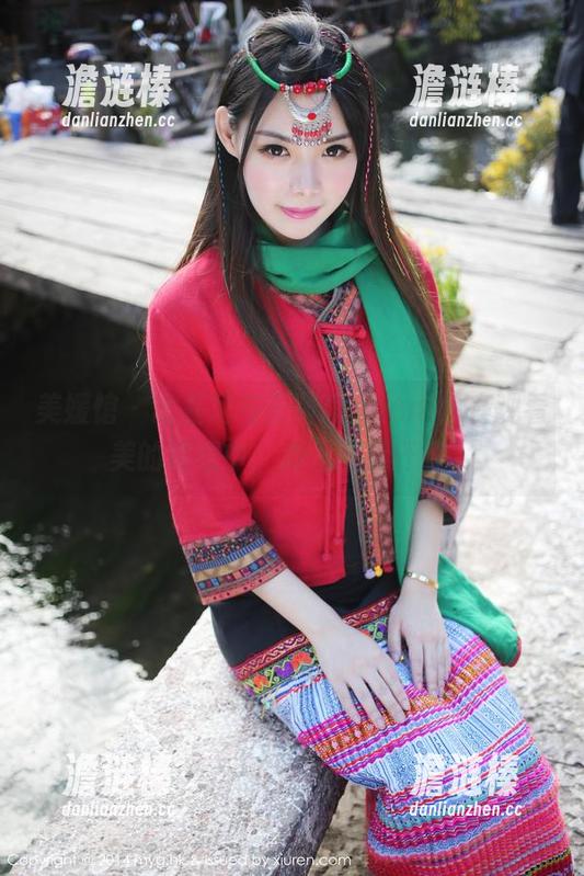 美媛馆 - 比基尼与王馨瑶yanni：在观看美的过程中，心里默默汗颜。