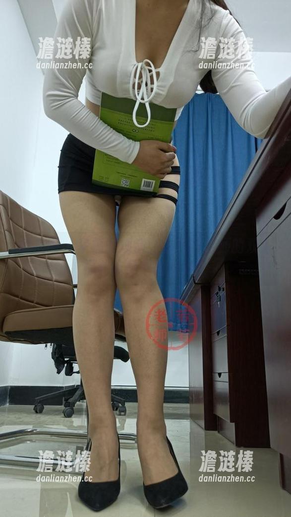 若若老师 微密圈 - 幸福的烦恼:在若若老师的双人福利作品中能选谁?