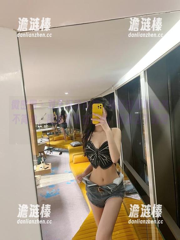 葛征 微密圈 - 对于运动白袜,葛征的理解竟然不简单,图库里现在正热,抓紧去下载吧!