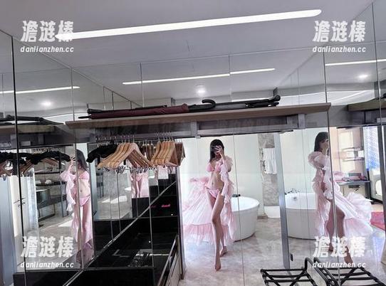 葛征 微密圈 - 壁纸新宠!葛征给你一波豹纹腿腿系列,让家居焕发异彩!