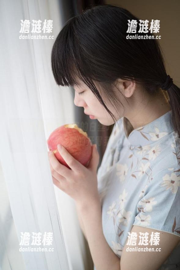 西尔酱 当美图里有西尔酱的白丝JK,简直就是视觉的开胃菜