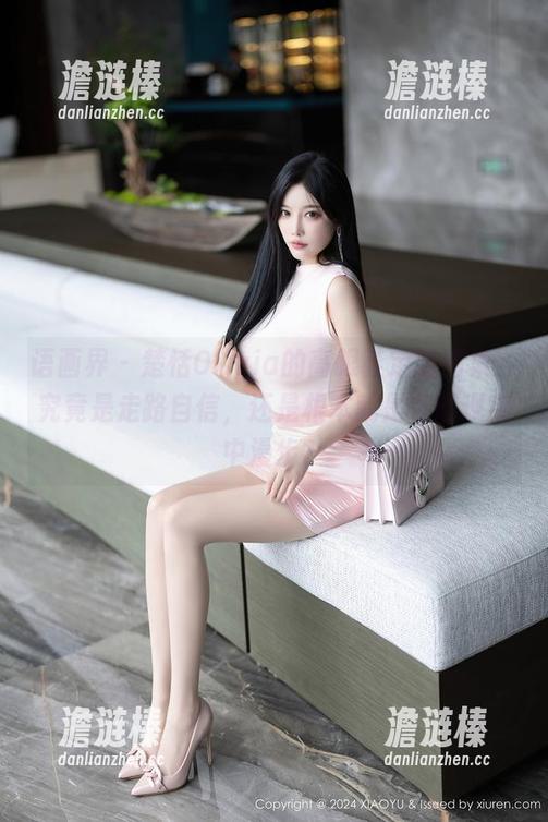 语画界 - 楚恬Olivia的高跟鞋定制图集，究竟是走路自信，还是根本就是在超现实中漫步？
