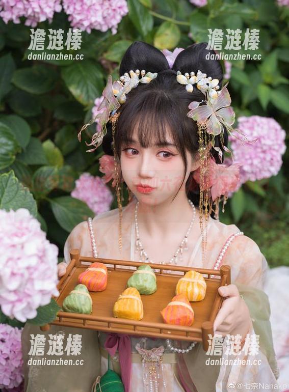 私房写真大作战：贰加六在水手服里悄悄许愿！