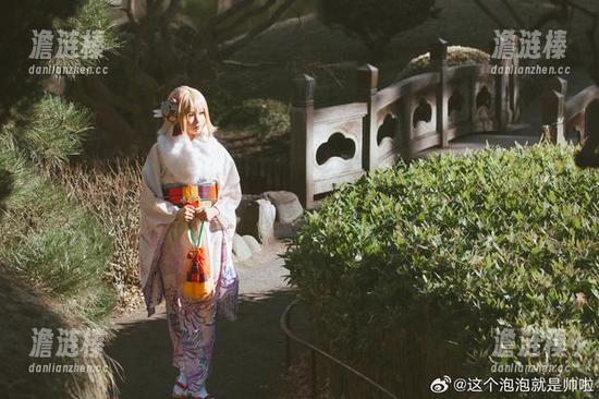 图片里的这个泡泡就是逊啦与玛修，是不是有点不太对劲？