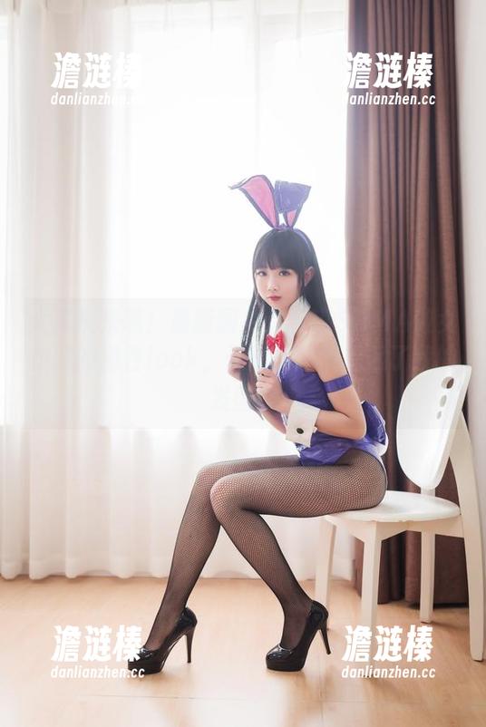雪琪SAMA 大家快来瞧!最新图片:雪琪SAMA做女孩时的随性look,天哪,让我想起了我的发型!