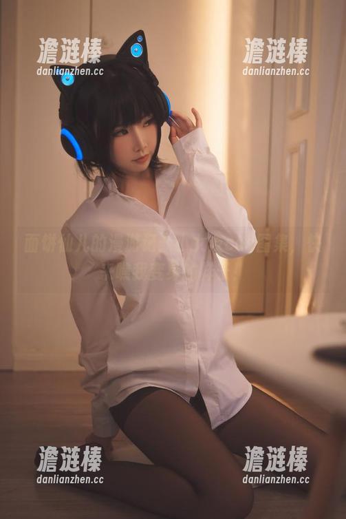 面饼仙儿 面饼仙儿的漫游记:小女友cos图集,快来瞧我变身的样子!