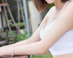 魅妍社 – 身体的线条，FoxYini孟狐狸美脚的资源为何如此吸引？