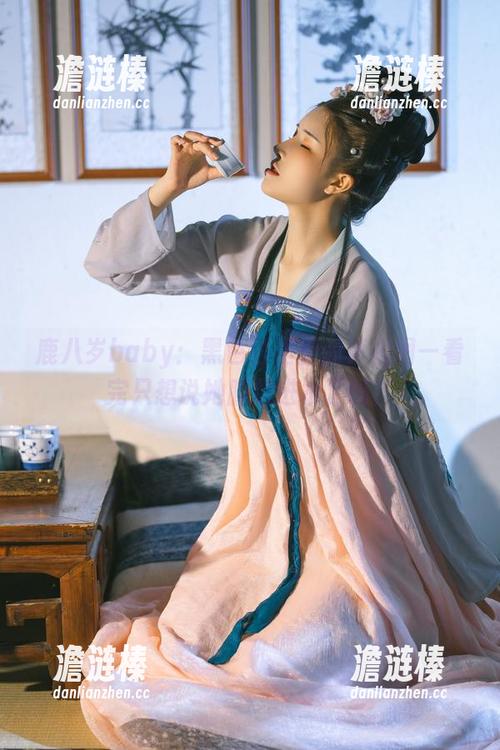鹿八岁baby：黑色西里里的真相图—看完只想说她脑袋进水了吗？