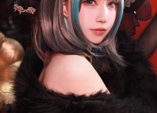 黑白御猫的新图集：那泳池里的猫咪可比我还会游！